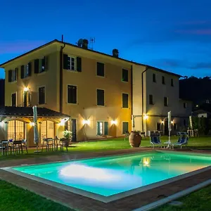  Apartment Garden Relays Rosy Italy