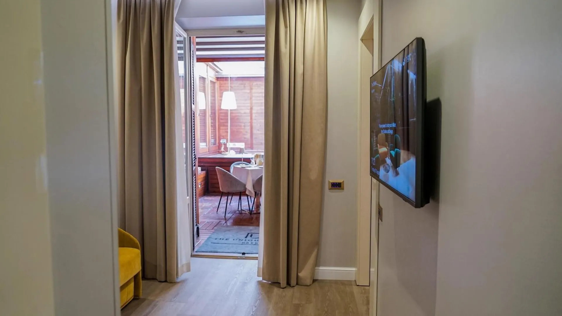 The Unique Hotel Mediolan 4*,